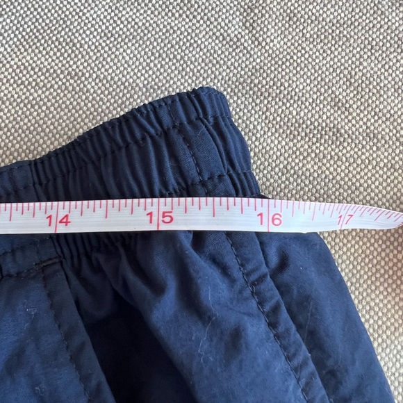 Columbia Omni shade Navy Blue Casual Shorts, size lg. See pics for measurements. - Picture 9 of 11